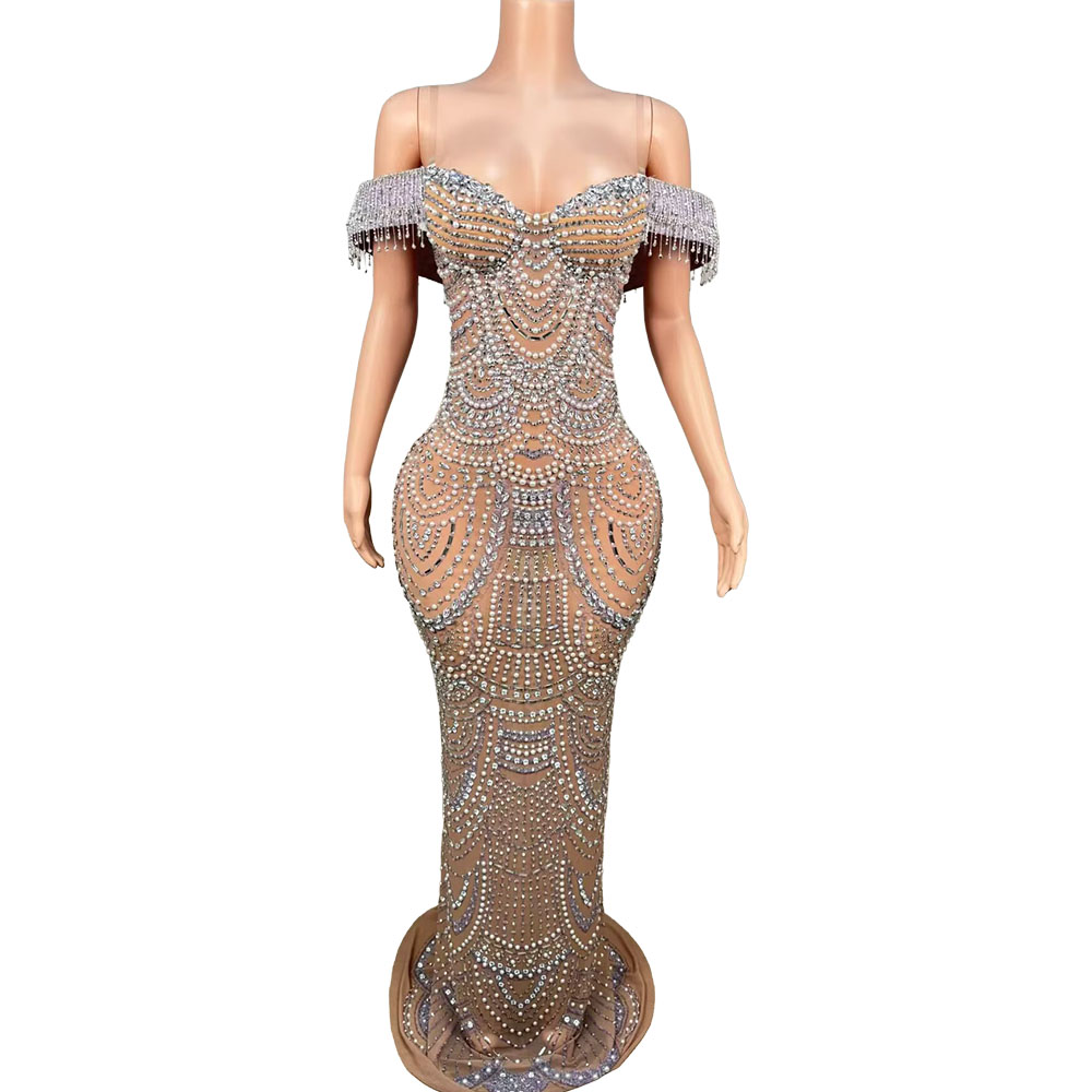 Women Formal Wear Photoshoot - Abito Lungo Elegante di Lusso Senza