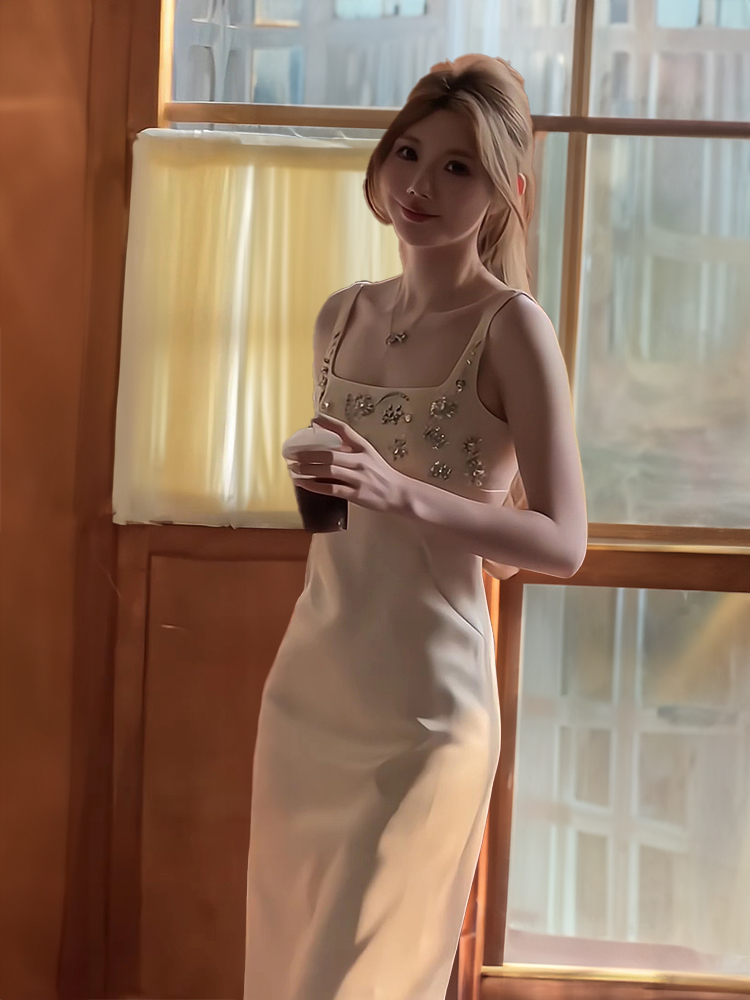 Elegante Abito da Sera in Raso - Women Luxury Formal Wear recensione e prezzo